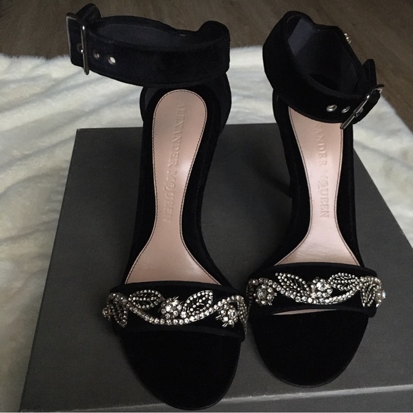 NIB Alexander McQueen Velvet Grosgrain Trim Crystal Embellished Sandals - Picture 4 of 16